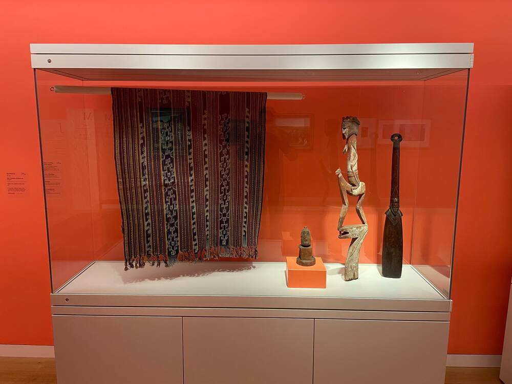 #32 Non-European objects from colonial contexts