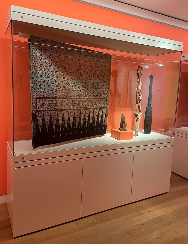 #32 Non-European objects from colonial contexts